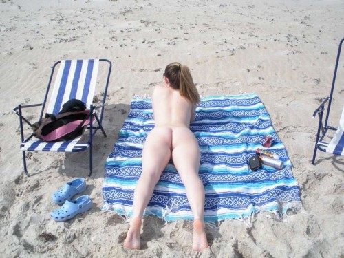les fesses sur la plage